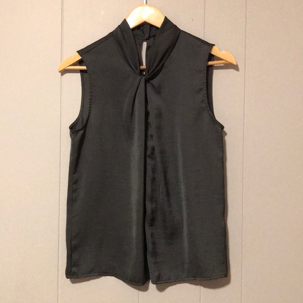 Banana Republic SL Twist Neck Top